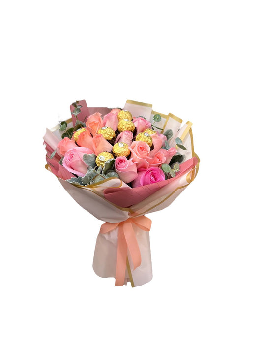 Bouquet de rosas con chocolates
