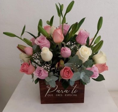 Arreglo redondo en caja vintage